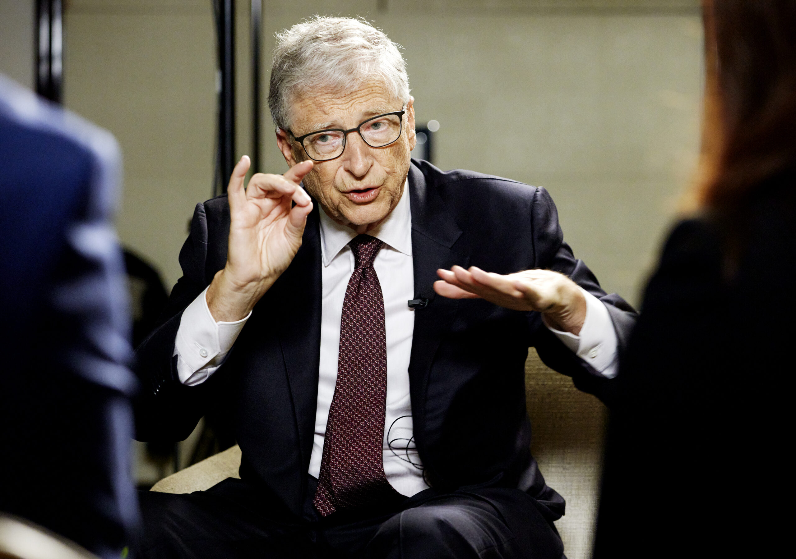 Bill Gates Repoussé par Gims dans une Affaire Suspecte