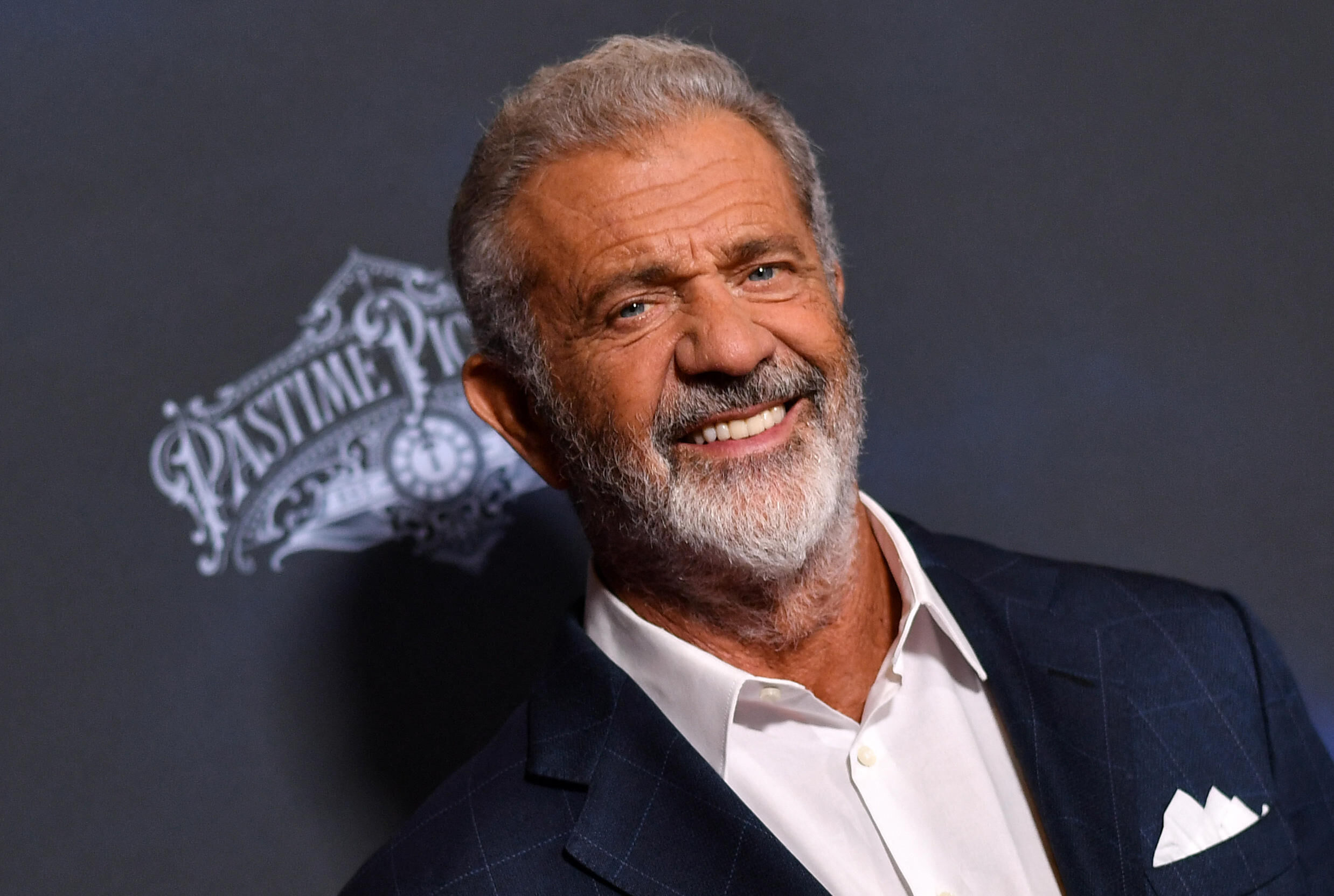 Mel Gibson Conteste l’Éfficacité des Médicaments Conventionnels dans le Traitement du Cancer