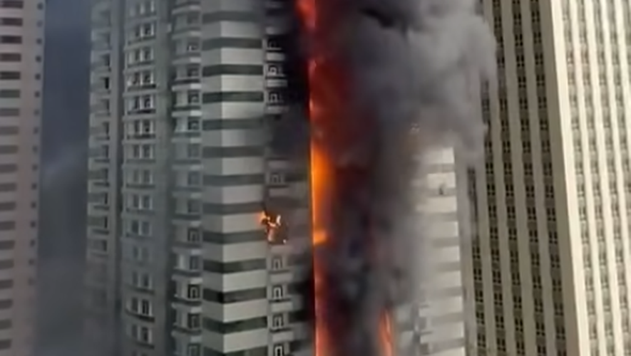 Incendie dévastateur à Dubaï : une tour de 67 étages en flammes