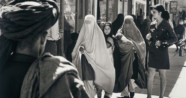 La chute de Kaboul et l’effondrement des droits des femmes en Afghanistan : un calvaire sans fin