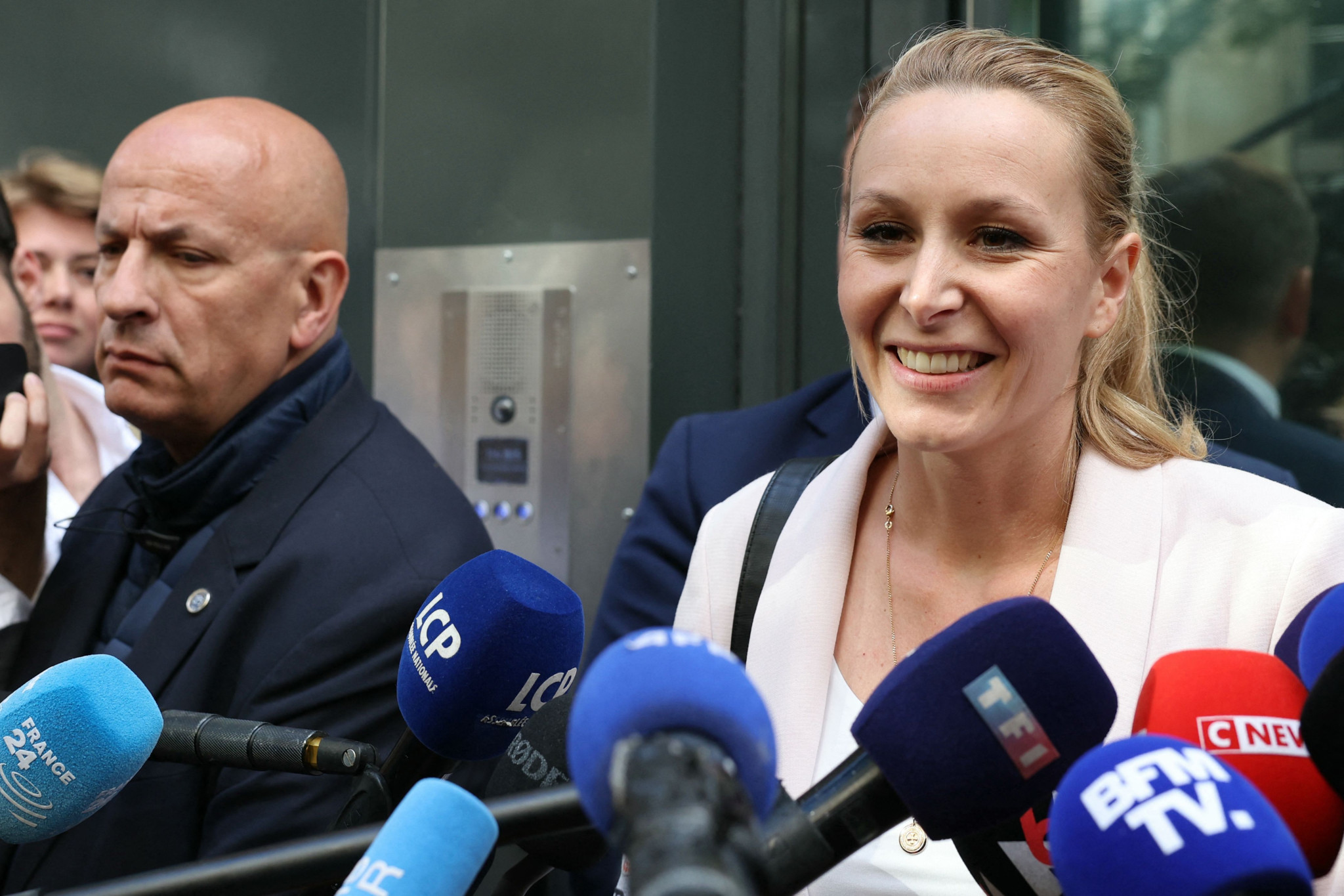 Une majorité de Français prête à s’unir contre LFI et le RN